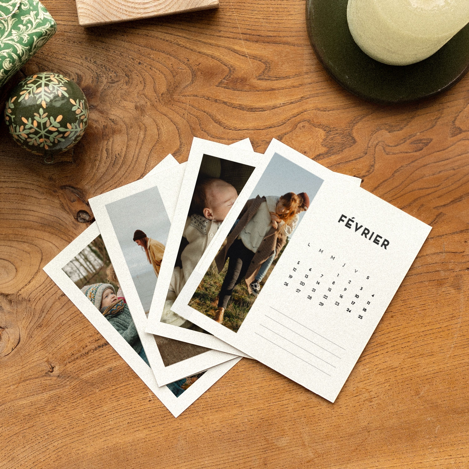Calendrier photo avec support bois Tendre innocence multi photos