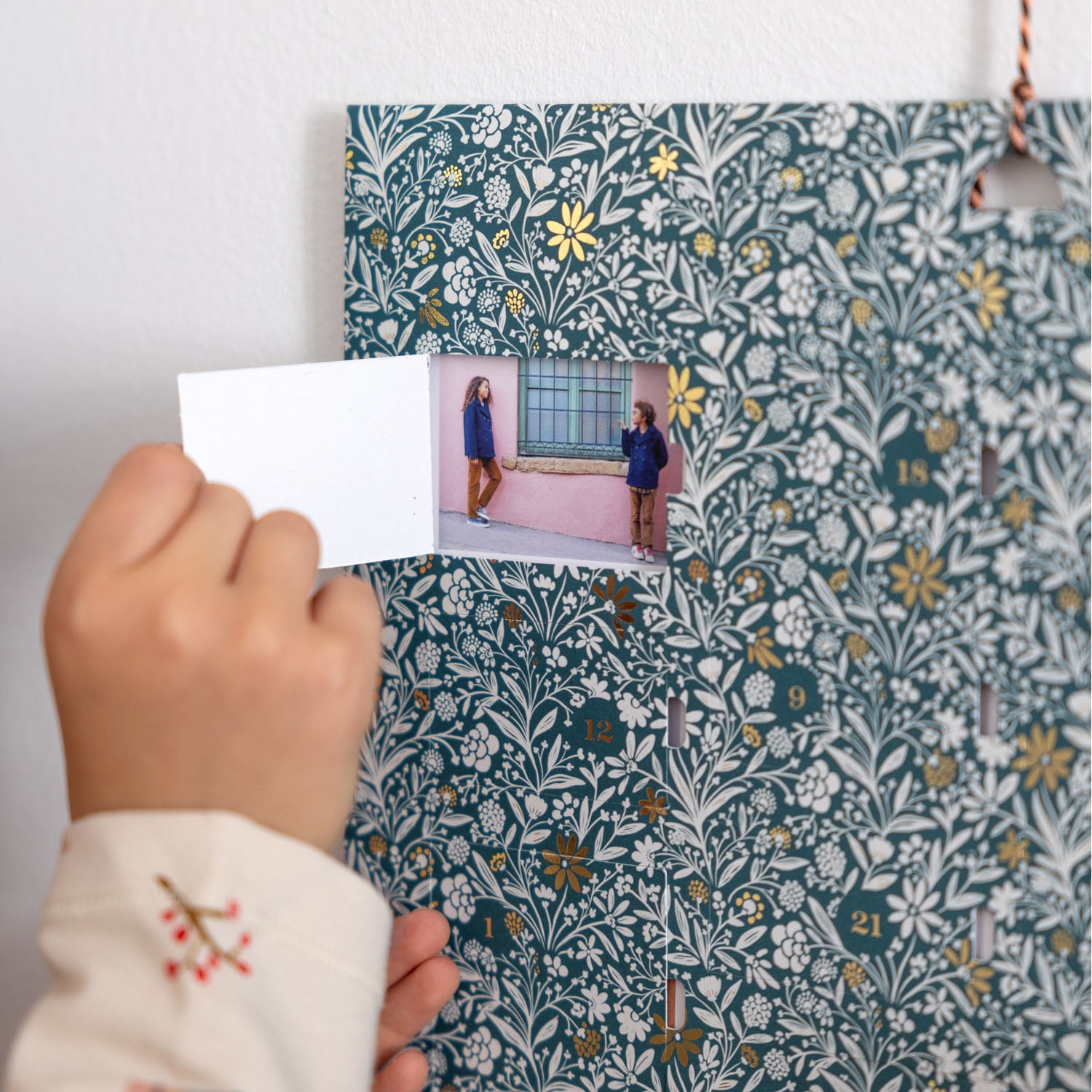 Calendrier de l'Avent Mille fleurs doré à chaud